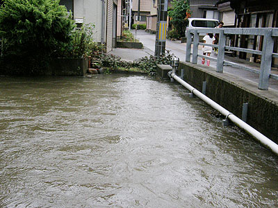 豪雨